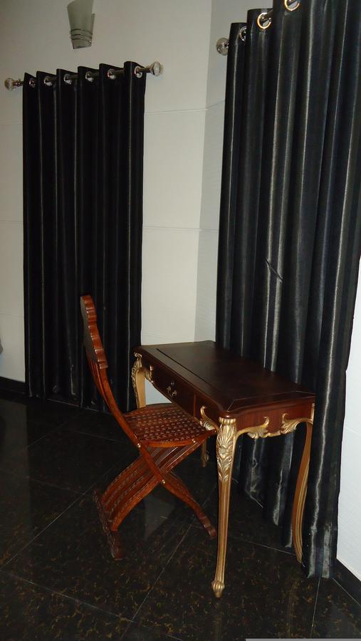 Midway Hotel & Restaurant Sadiqabad Esterno foto