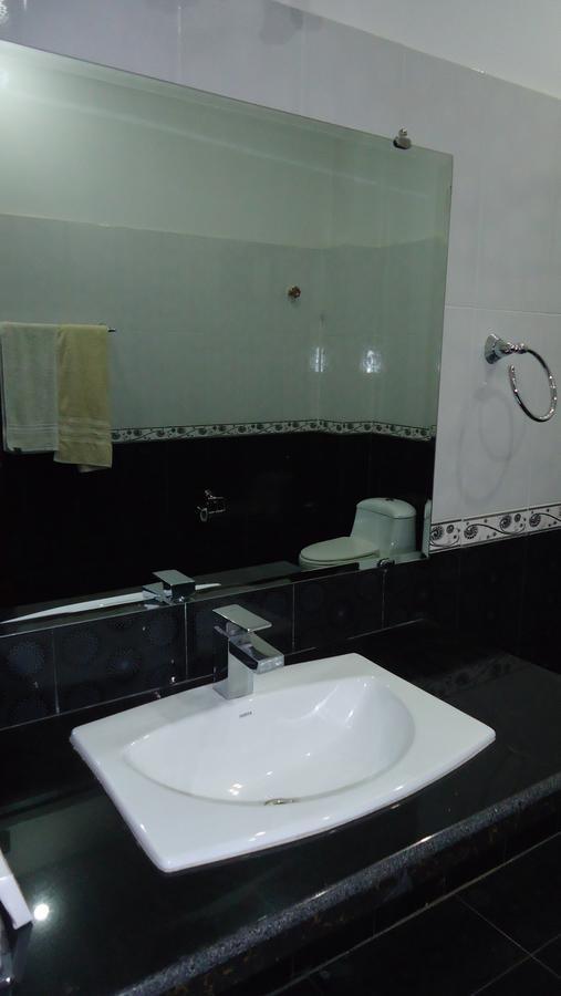 Midway Hotel & Restaurant Sadiqabad Esterno foto