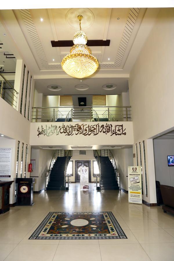 Midway Hotel & Restaurant Sadiqabad Esterno foto